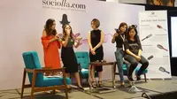 Talkshow and Hairstyling Demo by Acca Kappa yang digelar oleh Sociolla di Femme 2016 di Hotel Four Points, Sheraton Makassar. (Foto: Liputan6.com/Annissa Wulan)