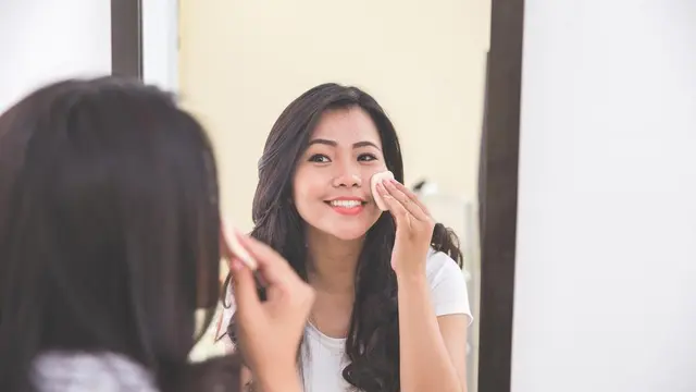 Tips Makeup Anti Luntur Saat Pakai Masker, Cantik Seharian Itu Nggak Susah Kok!