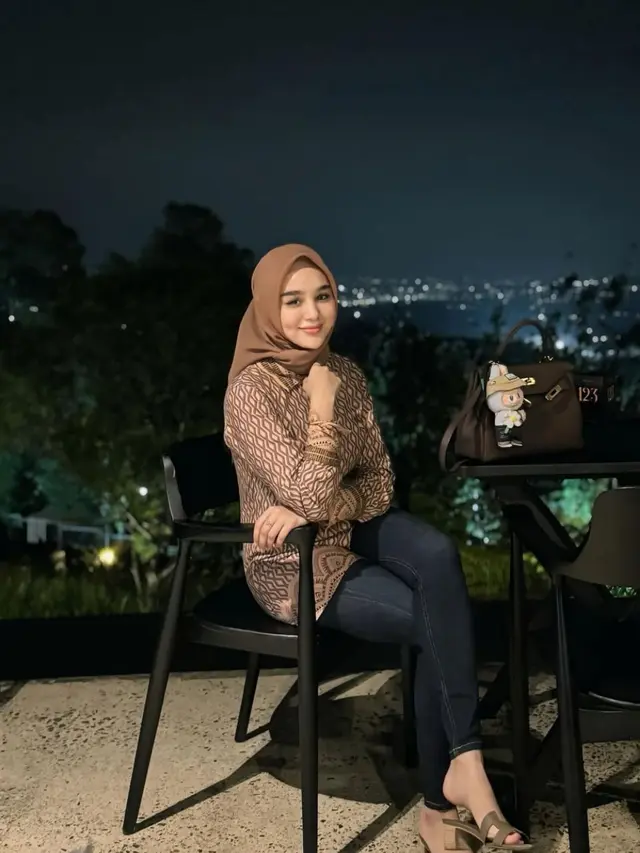 Potret Glamor Hana Hanifah (credit: https://www.instagram.com/hanaaaast/).