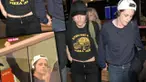 Putus cinta membawa Kristen Stewart dalam kondisi depresi. Bahkan saking depresinya, Kristen kini memilih menjalin kasih dengan seorang wanita.