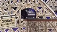 Aksi suporter VFL Osnabruck membuat koreografi berbentuk roller coaster