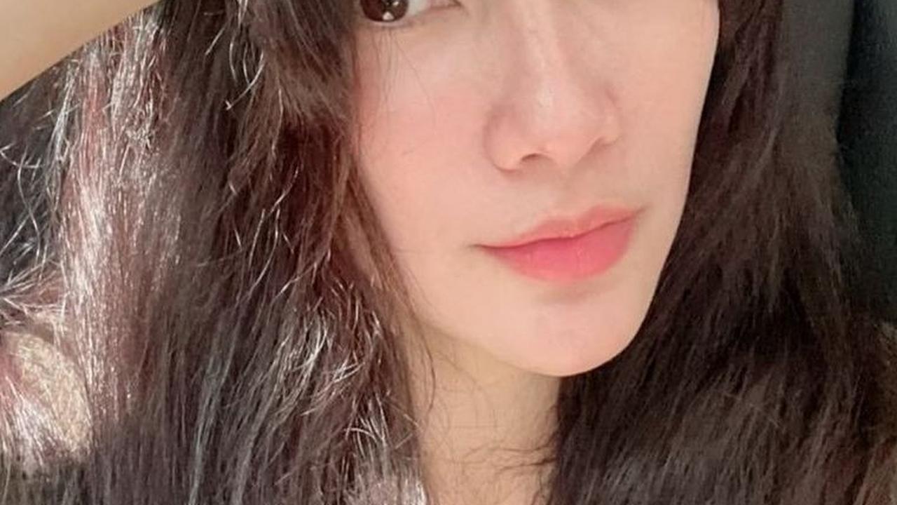 Tak di pungkiri, ibu 5 anak ini begitu senang dan bahagia melihat kerja keras yang rela merayakan hari ulang tahunnya itu.