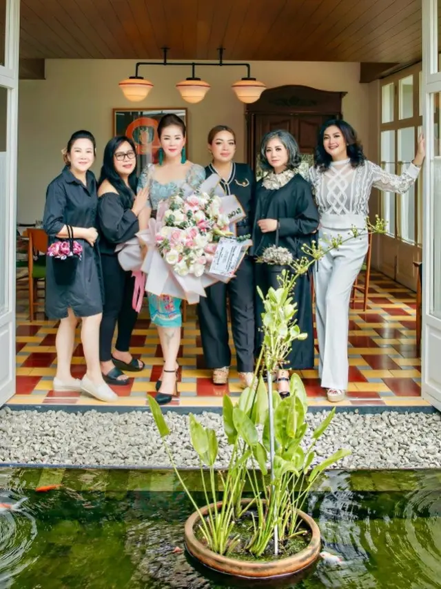 Potret Bella Saphira dan sahabat-sahabatnya (Sumber: Instagram/bellasaphiraofficial)