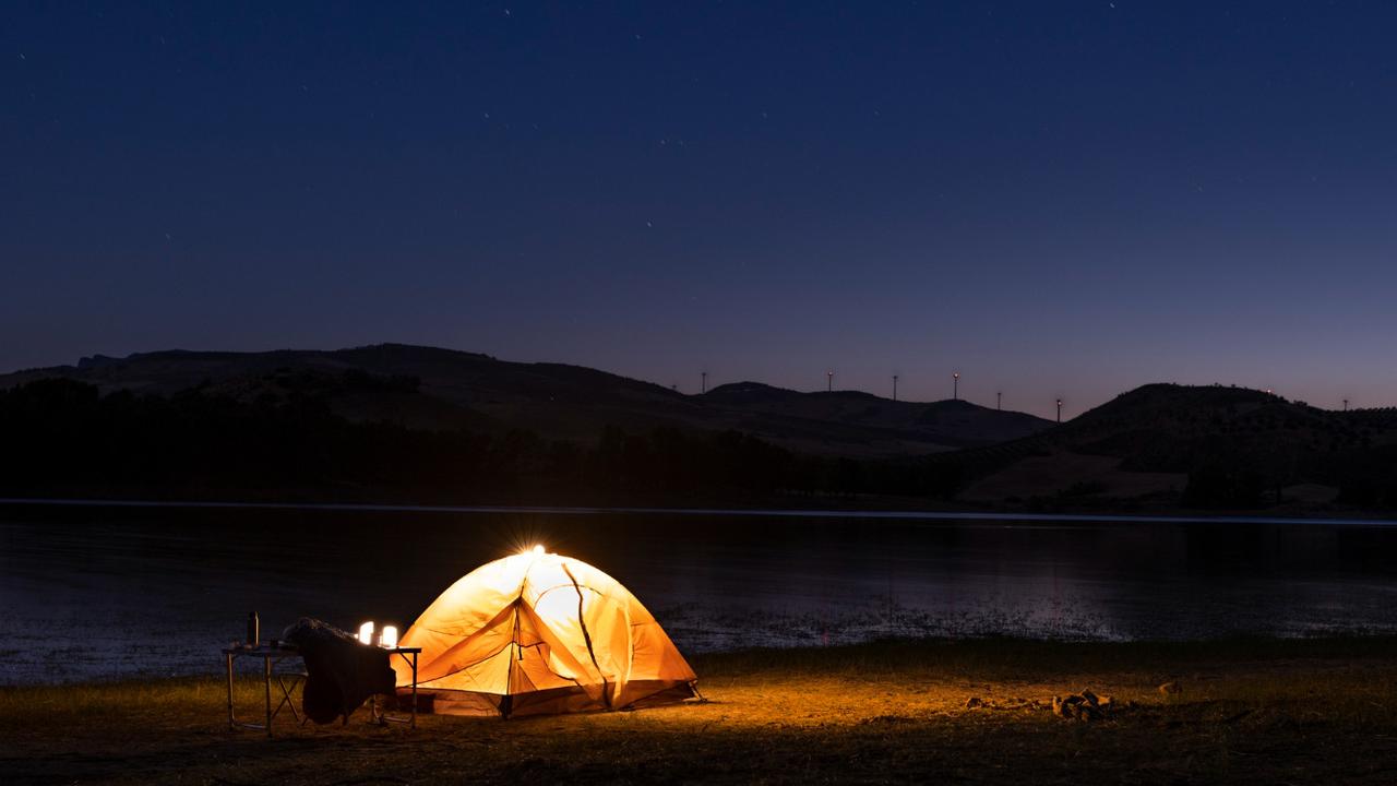Mengenal 'Bathroom Camping', Tren Viral Generasi Z untuk Mengatasi Stres Berlebihan