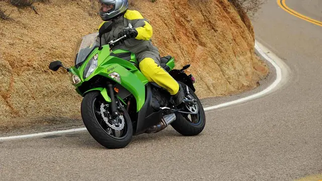 Kawasaki ER6N 2012