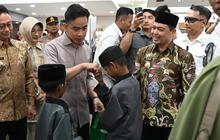 Wapres Gibran Kunker ke Pontianak, Traktir Anak Yatim-Siswa Sekolah Rakyat Belanja Buku dan Alat Tulis