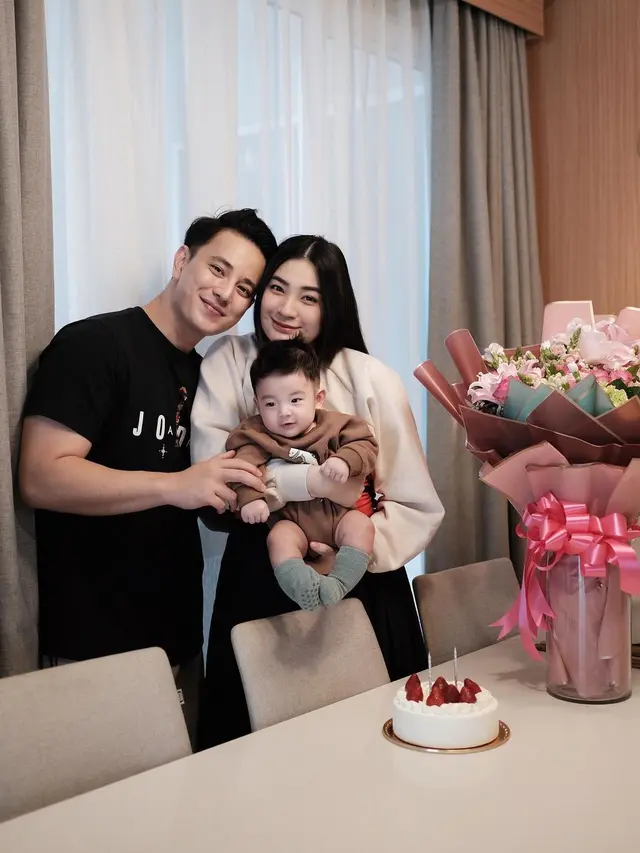 7 Potret Billy Davidson dan Patricia Devina Bareng Buah Hati yang Menggemaskan