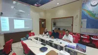 Sekjen PMI Sudirman Said saat melakukan konferensi jarak jauh antar pimpinan federadi Palang Merah dan Bulan Sabit Merah se Asia Pasifik di Kantor Pusat PMI, Jakarta, Jumat (31/1/2020)
