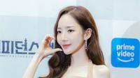 Park Min Young dalam konferensi pers Confidence Man di Korea. Ia terlihat lebih kurus daripada sebelumnya. (Dok: Instagram rachel_mypark)