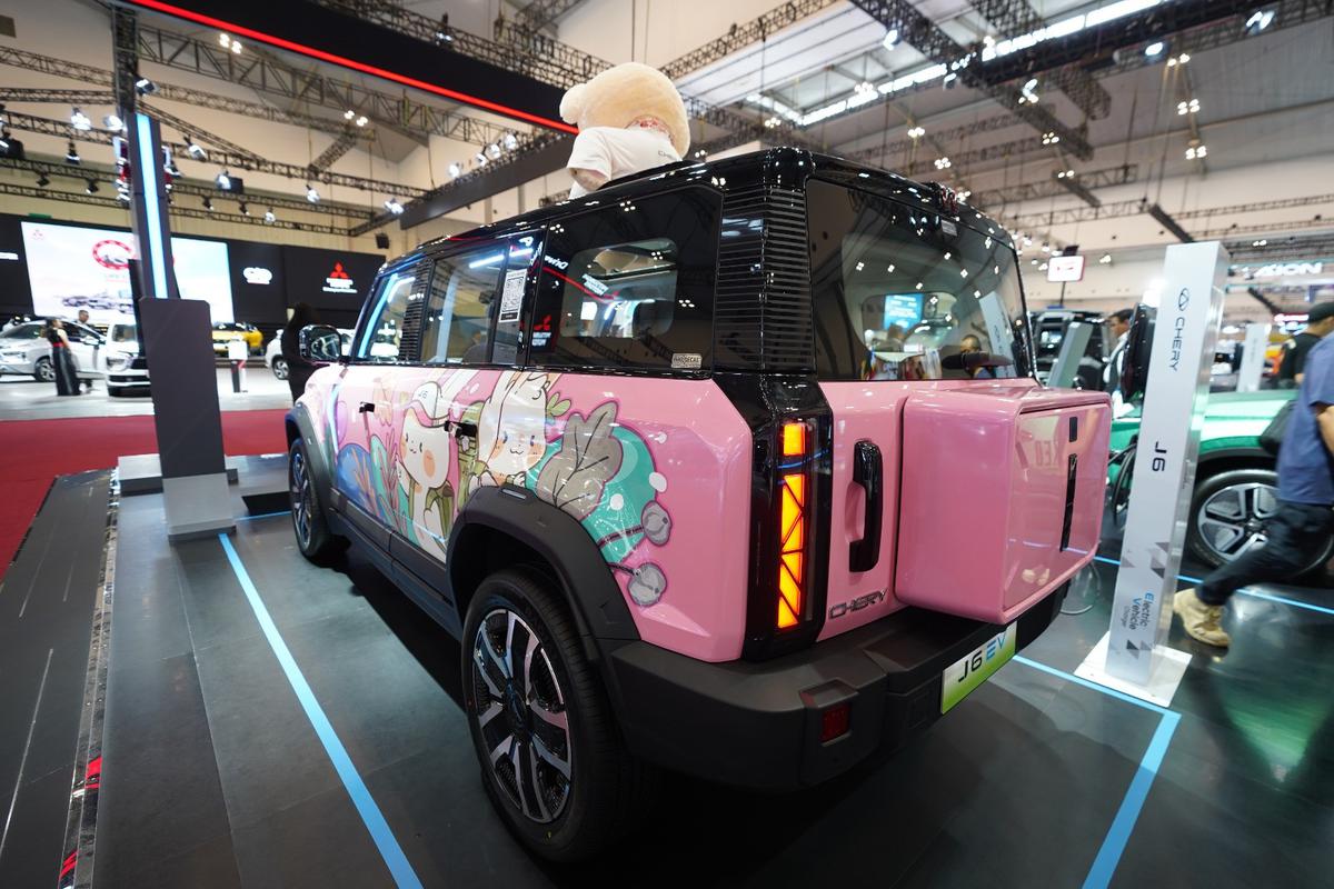 Chery J6 Pink di GJAW 2024