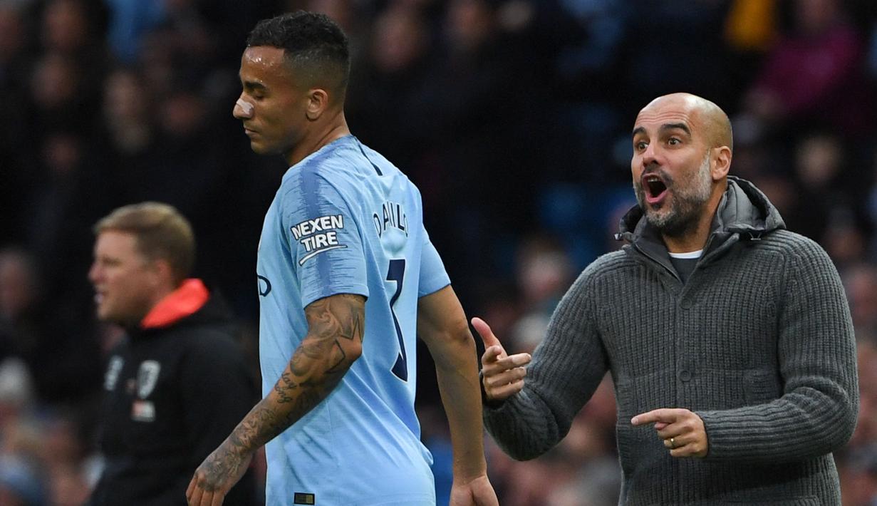 Danilo mungkin berhasil meraih dua gelar Premier League di bawah asuhan Josep Guardiola. Namun, tidak diragukan lagi kalau bek asal Brasil tersebut kesulitan memenuhi ekspektasi Guardiola. Dia sering masuk dan keluar dari starting XI Man City sehingga Guardiola kesulitan mendapatkan performa yang konsisten darinya. (AFP/Paul Ellis)