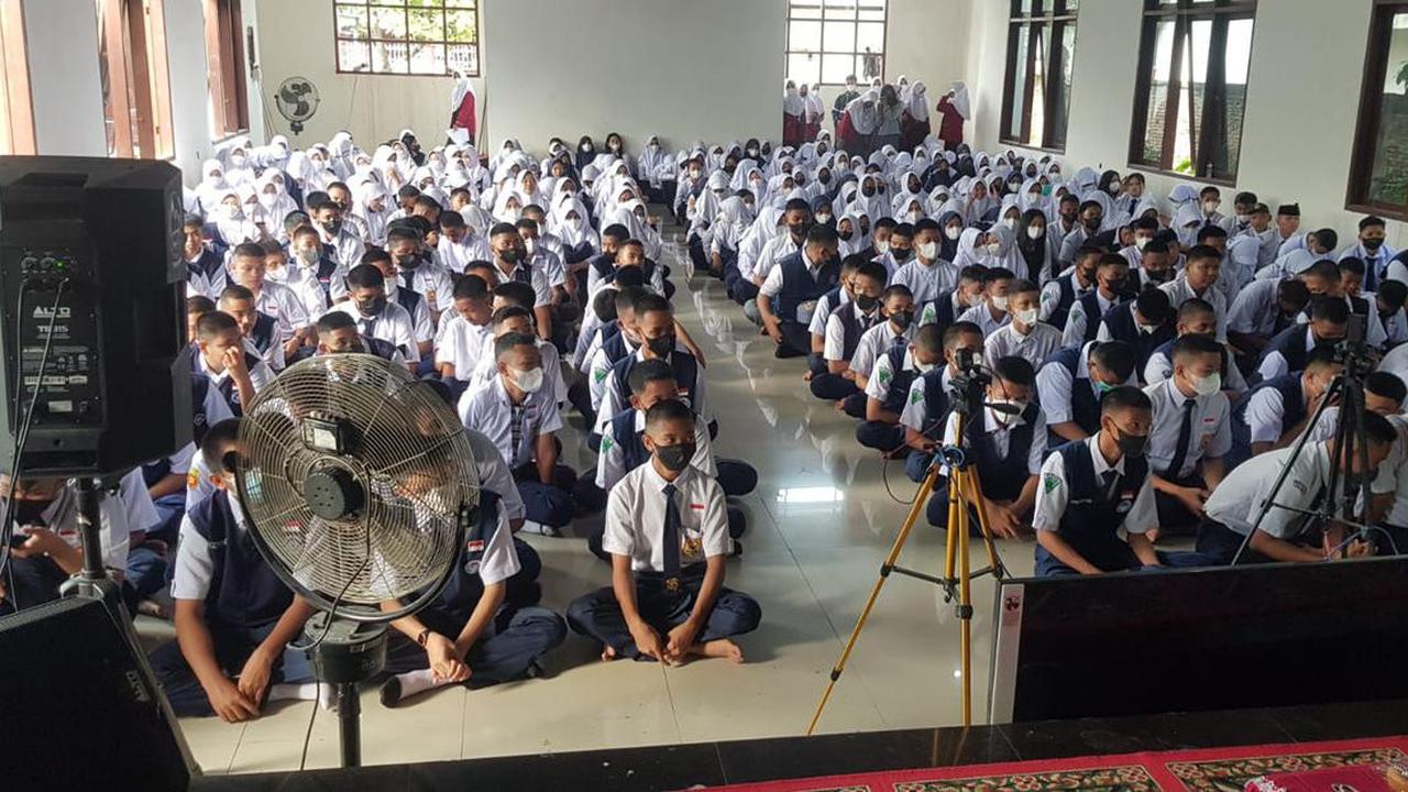 Mengenal SMPB, Apa yang Membuatnya Berbeda dari PPDB?