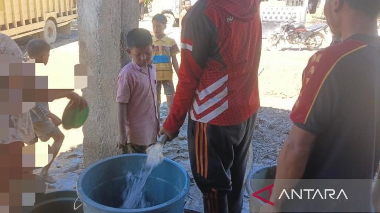 BPBD Nagan Raya Distribusikan 40 Ribu Liter Air Bersih untuk Korban Banjir