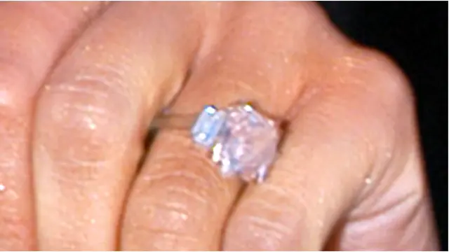 Courtesy HollyScoop.com