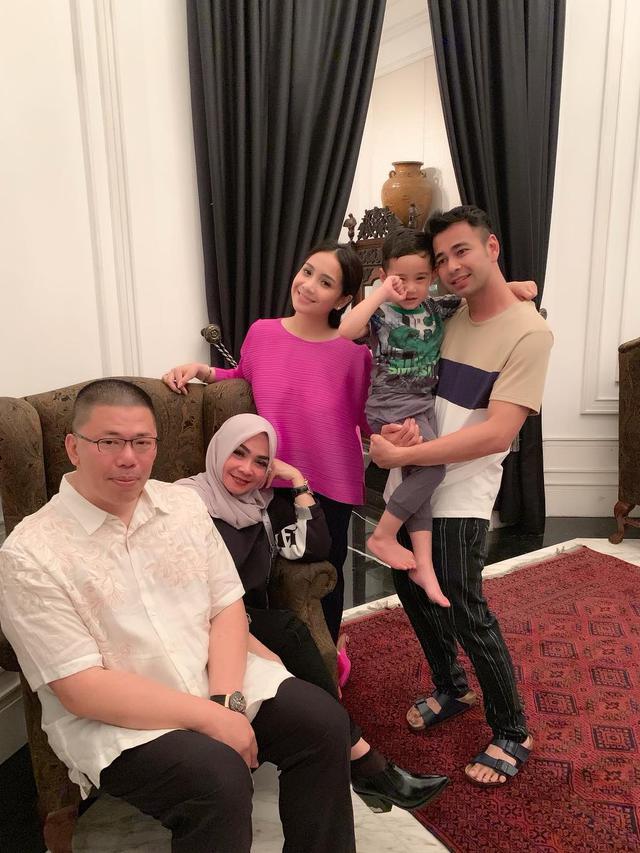 6 Potret Kebersamaan Nagita Slavina dengan Ayah Tirinya, Seorang