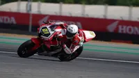 Turun di kelas Asia Superbike 1000 (ASB100) Andi Farid Izdihar merupakan lulusan Astra Honda Racing School (AHRS) tahun 2010. (Bola.com/Dok. Astra Honda Racing Team)