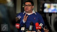 Pengacara Abdul Azis alias Daeng Azis, Razman Arif Nasution saat memberikan keterangan pers di Polda Metro Jaya, Jakarta, Jumat (26/2). Razman kembali mewakili Daeng Aziz menjalani pemeriksaan sebagai tersangka kasus prostitusi. (Liputan6.com/Johan Tallo)