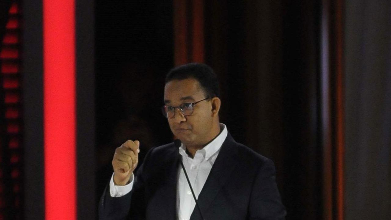 Debat Pilpres: Anies Sindir soal Utang Beli Alutsista Bekas, Prabowo Tertawa Sambil Geleng-Geleng Kepala