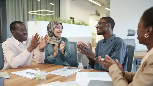 Cara Mengenali Orang dengan Kecerdasan Sosial Tinggi