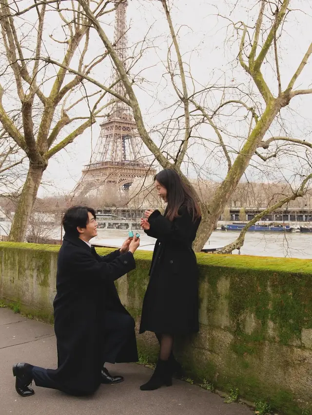 Potret Taecyeon 2PM Diduga Telah Lamar Kekasih di Paris Tahun Lalu Ini Viral (credit: instagram/thebestphotoparis)