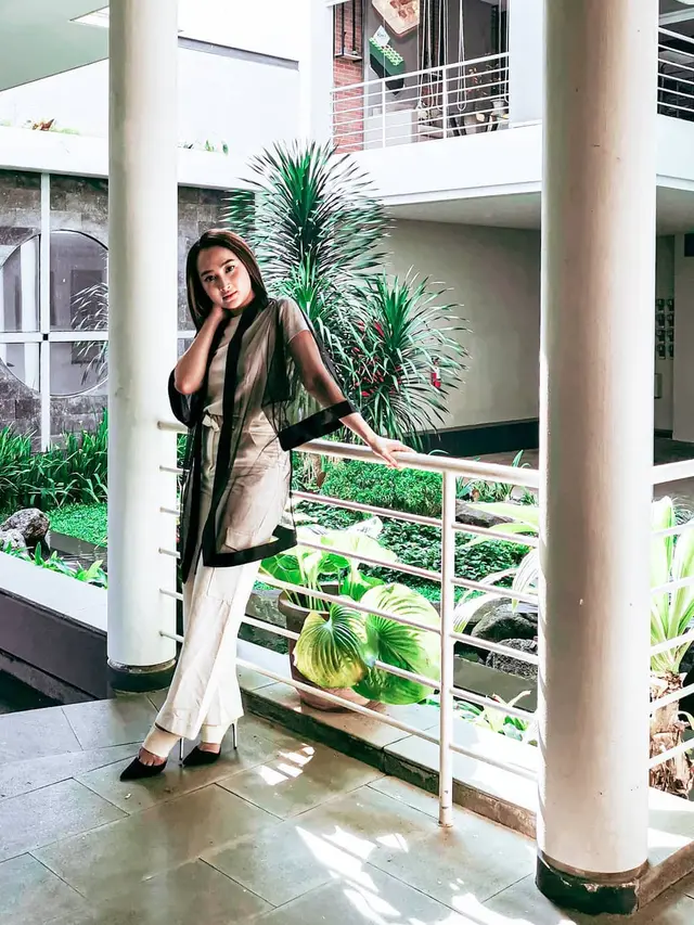 6 Potret Gaya Kasual PJ 7icons, Tampil Menawan dan Stylish. (Sumber: instagram/pj7icons.official)