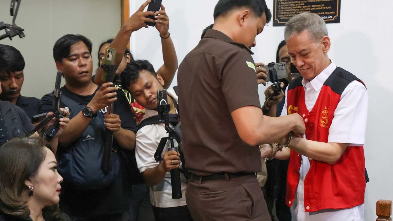 FOTO: Fariz RM Dituntut 6 Tahun Penjara atas Kasus Narkotika