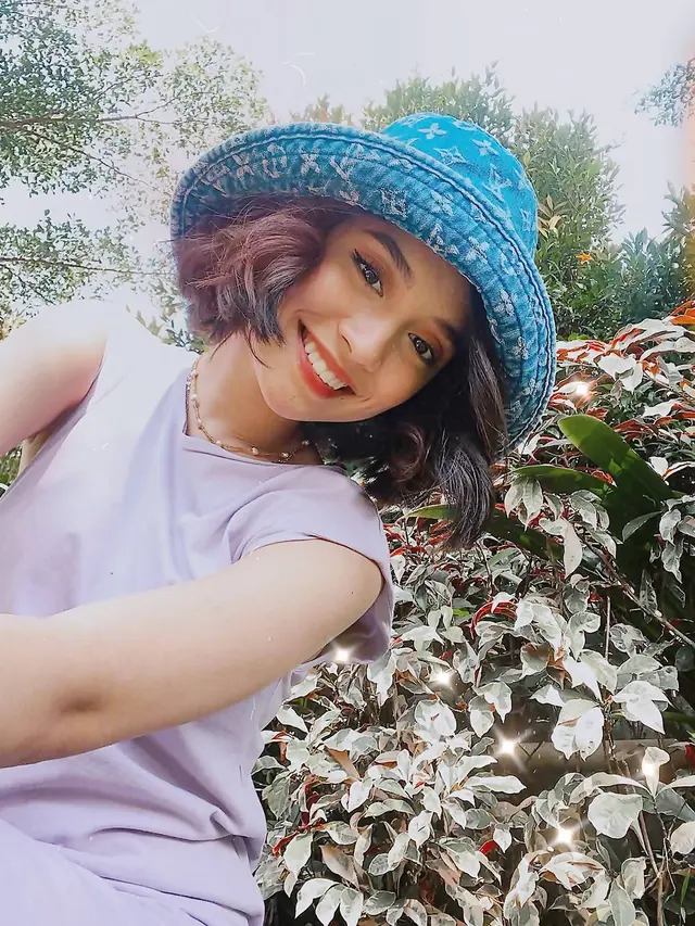 FOTO: Rambut Makin Pendek, Ini Gaya Asha Assuncao Tampil Menawan dengan Topi