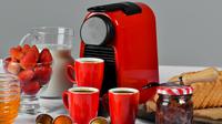 How to clean your coffee maker properly and how often you should do it. (Photo: Karine Monteiro/Pexels)