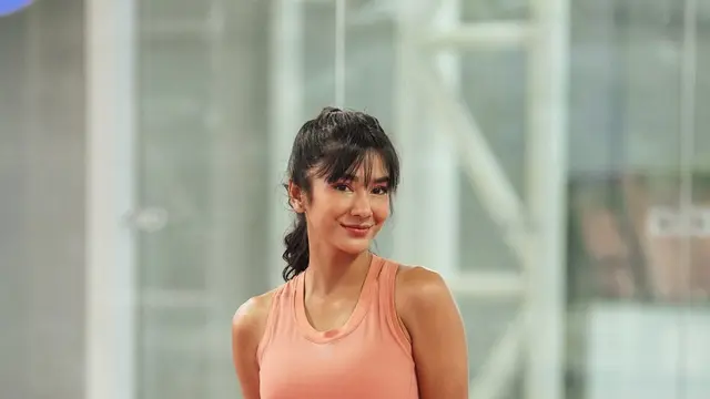 5 Potret Fanny Ghassani dengan Makeup Natural, Hasilnya Flawless dan Makin Cantik