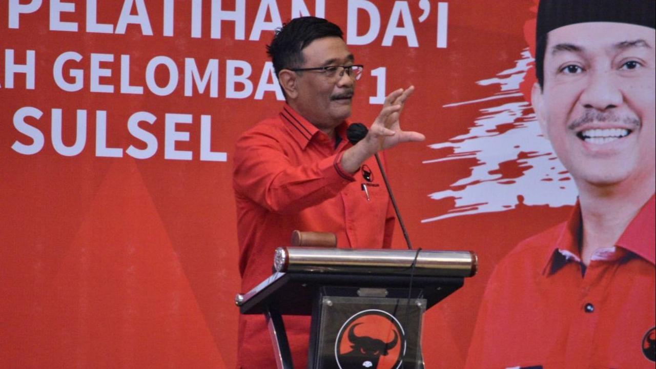 VIDEO: PDIP Yakin Jokowi Cawe-Cawe Lagi di Pilkada "Gamblang Banget, Kelihatan Sekali!"