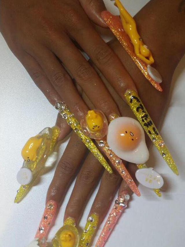 6 Potret Jari Kuku yang Dihias Absurd Ini Bikin Tepuk Jidat