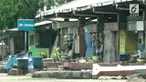 Puluhan pedagang memprotes dan menghalangi proyek pengurukan terminal Terboyo Semarang mereka menolak relokasi yang disediakan Pemerintah Kota Semarang