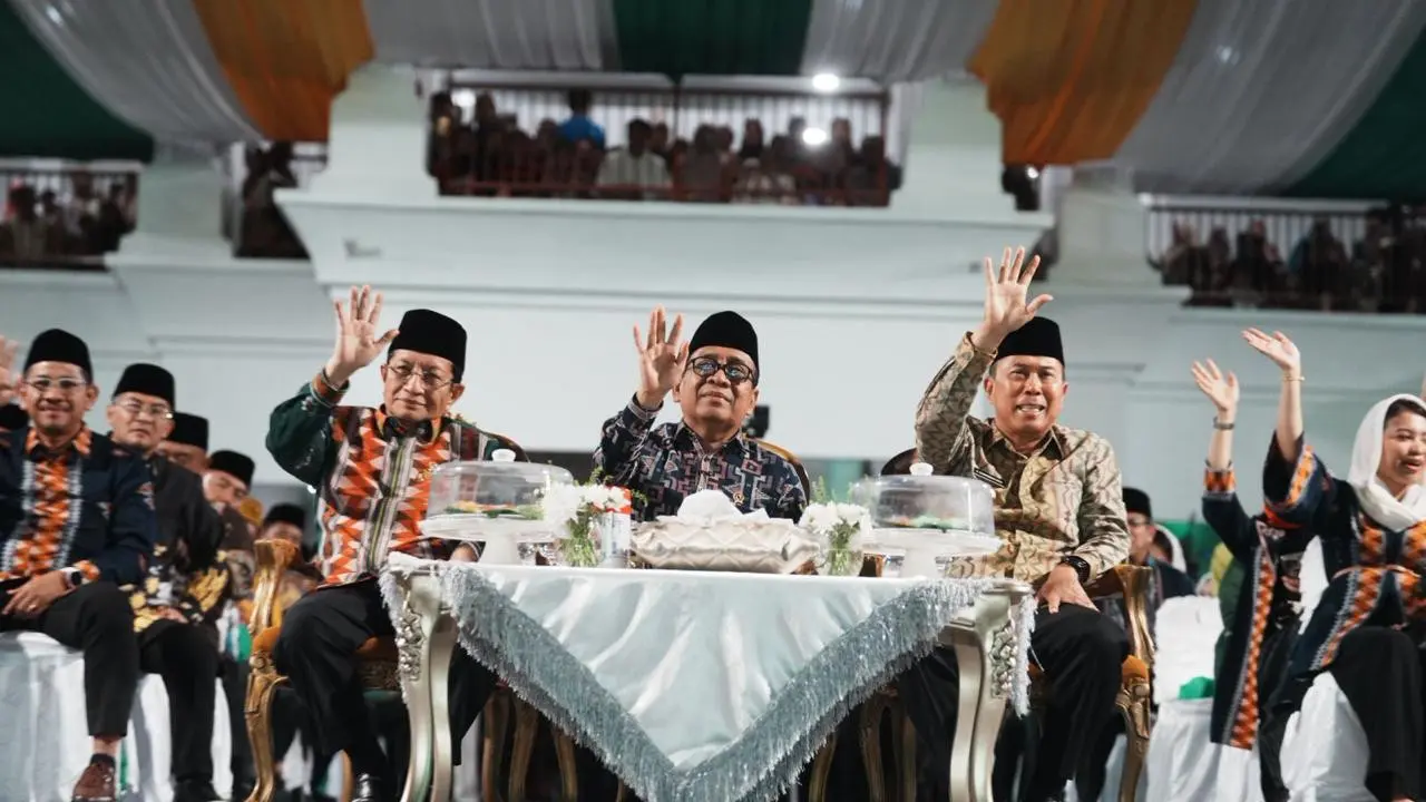 Menteri Koordinator Bidang Pembangunan Manusia dan Kebudayaan (Menko PMK) Pratikno membuka Seleksi Tilawatil Qur’an dan Musabaqah Al-Hadits (STQH) Nasional XXVIII Tahun 2025 di Tugu Persatuan, Kota Kendari, Sulawesi Tenggara, Sabtu (11/10) malam (Istimewa