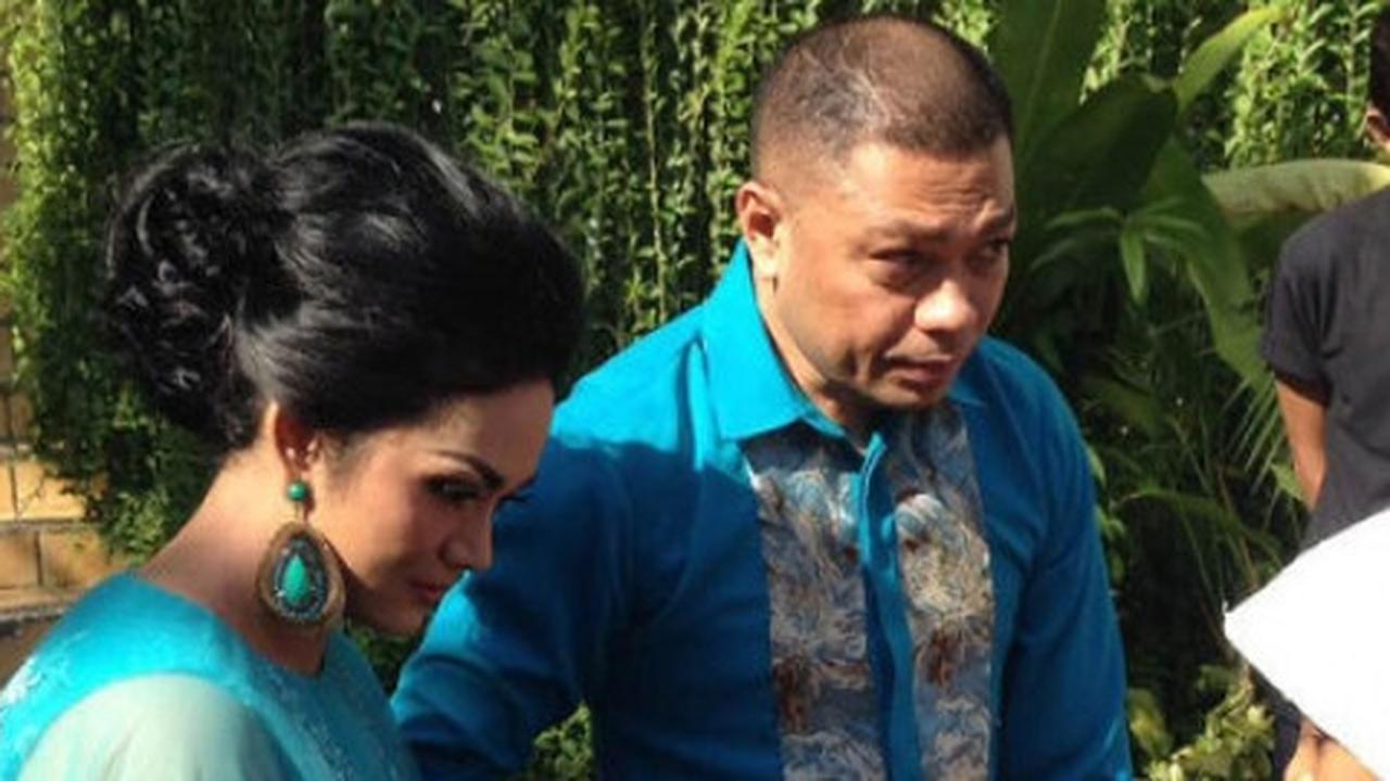 Krisdayanti - Raul hampir gagal mudik ke Jakarta, mengapa?