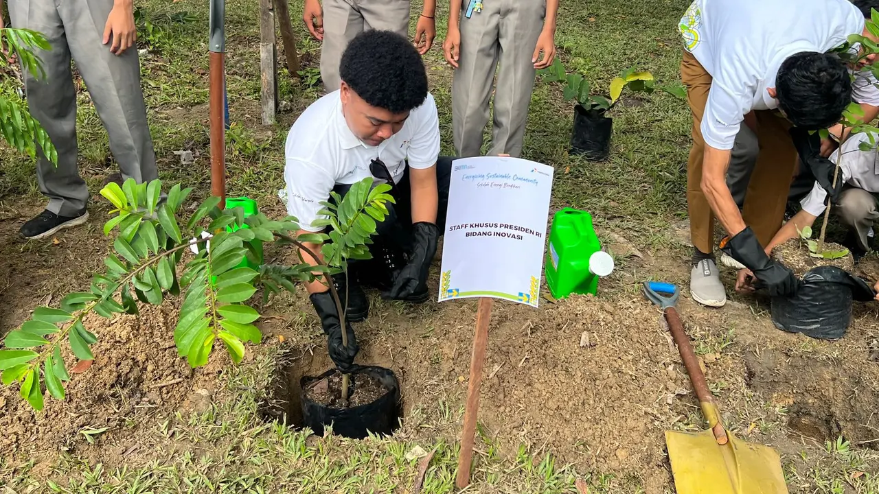 Duta SDGs Billy Mambrasar di SMKN 2 Dumai Riau.