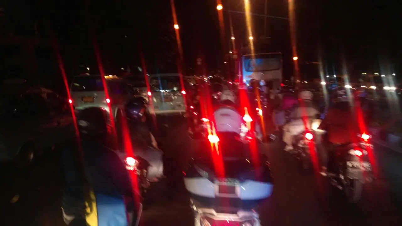 Biker Berkonvoi, Pengguna Jalan Dipaksa Mengalah
