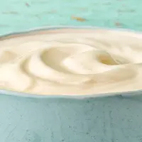 Greek yogurt yang sehat perlu Anda masukkan dalam menu harian karena manfaatnya yang menyeluruh untuk tubuh. 