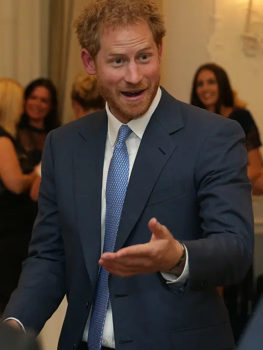 Teman terdekat Harry mengatakan pada People agar Harry dan Meghan diberi kelonggaran untuk menjalankan semuanya dengan caranya sendiri. Selain itu ia meminta masyarakat menunggu yang akan terjadi nanti saja. (AFP/Bintang.com)