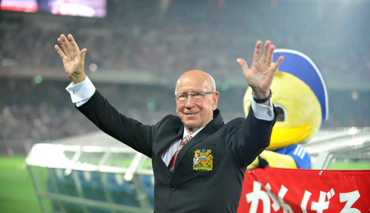 Legenda MU, Bobby Charlton, hanya berada di peringkat 6 daftar top skor MU di Liga Eropa dengan 22 gol. (AFP Photo/Kazuhiro Nogi)