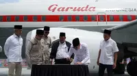 Garuda Indonesia Serahkan Mockup Pesawat ke Kementerian Haji dan Umrah