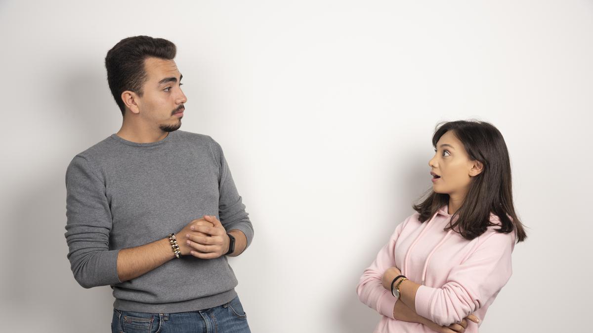 Public Relationship vs Private Relationship: Mana yang Lebih Sehat untuk Asmara?
