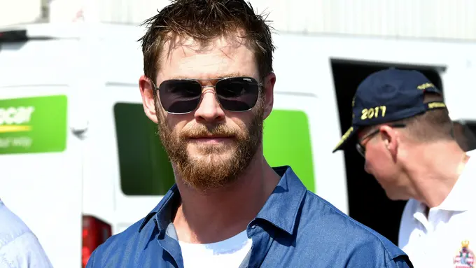 [Bintang] Chris Hemsworth