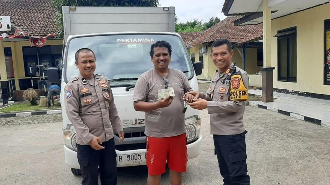 Polsek Rumpin Berhasil Temukan dan Serahkan Kembali Mobil Box Hilang di Bogor