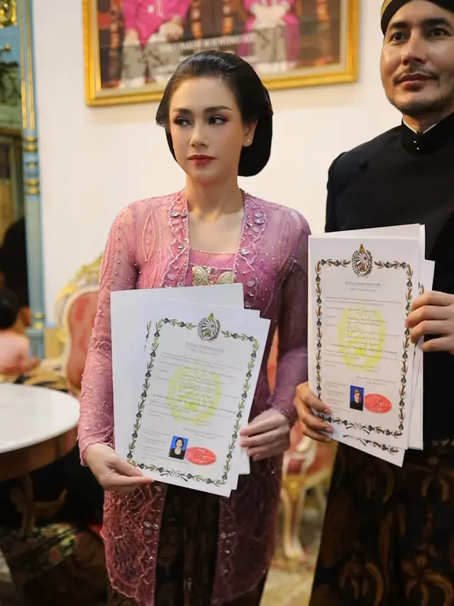 Celine Evangelista Gelar Keraton