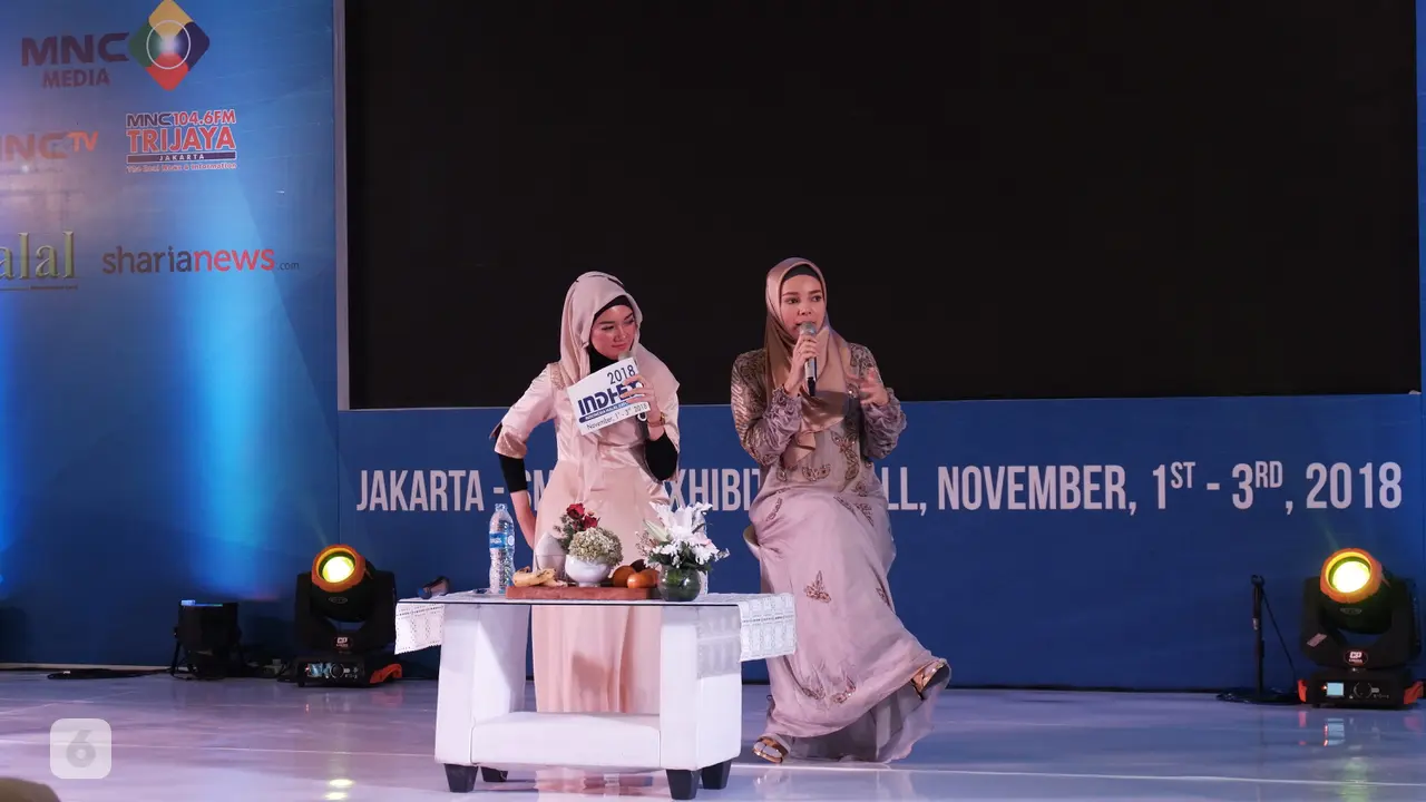 Trik Menjaga Gaya Hidup Selalu Halal dari Dewi Sandra