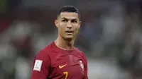 Pemain Portugal, Cristiano Ronaldo saat laga 16 besar Piala Dunia 2022 melawan Swiss yang berlangsung di Lusail Stadium, Selasa (06/12/2022) waktu setempat. (AP/Pavel Golovkin)