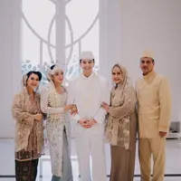 Pernikahan Dinda Kirana dan Jonathan Frizzy untuk sinetron Takdir Cinta yang Kupilih, dibalut baju adat Jawa.