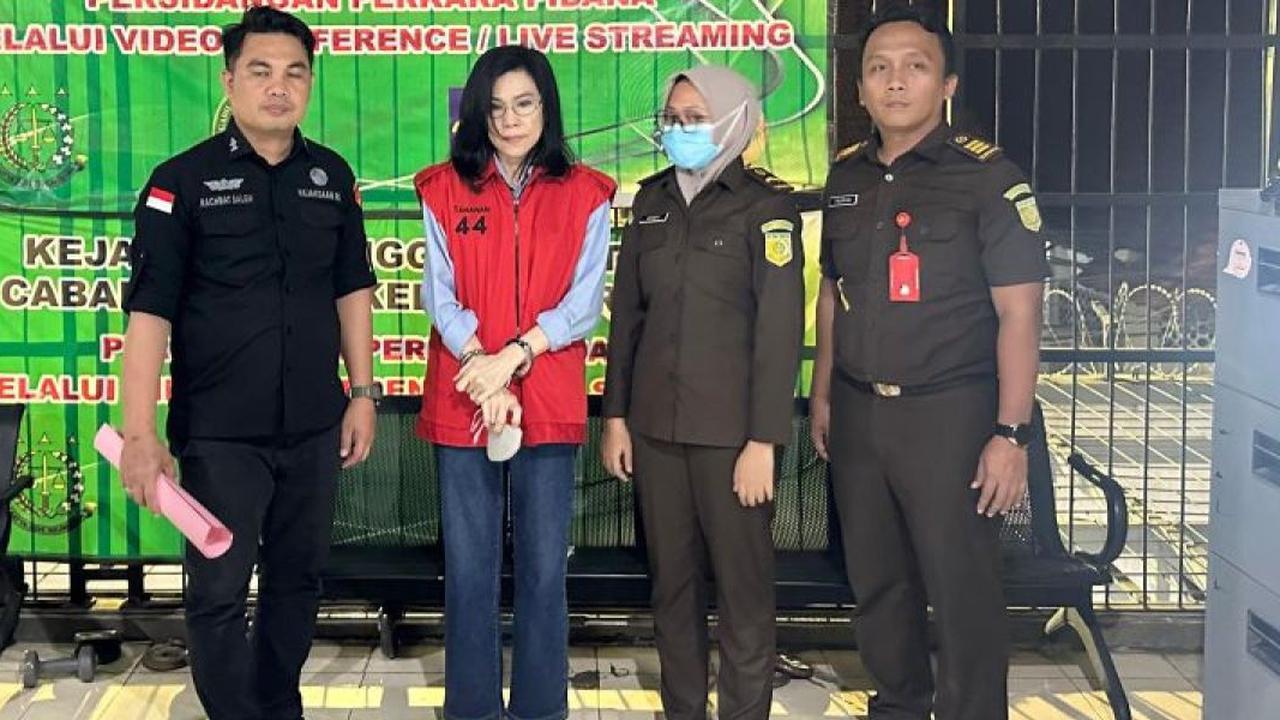 Penahanan Dipindah, Ibu Ronald Tannur Naik Pesawat ke Jakarta
