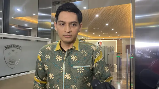 Mantan Wakil Bupati Indramayu Lucky Hakim usai bersaksi dalam kasus dugaan penistaan agama di Pondok Pesantren Al Zaytun oleh Panji Gumilang