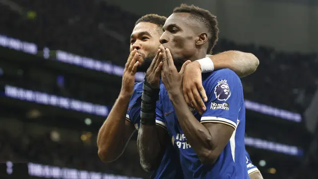 Foto: Dua Kartu Merah dan Lima Gol Dianulir VAR saat Hadapi Chelsea, Jadi Bumbu Kekalahan Pertama Tottenham di Liga Inggris Musim Ini